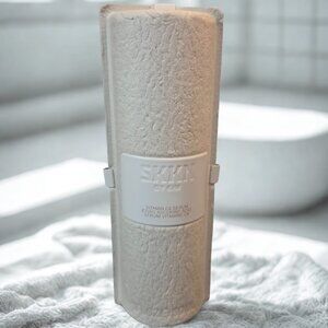 SKKN BY KIM Vitamin C8 Serum- New in Box- White